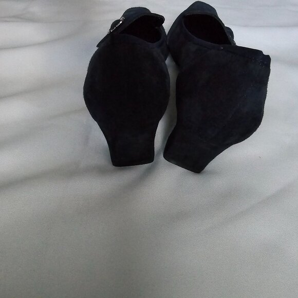 Vaneli Navy Blue Suede Buckle Square-Toe Low Kitten Heel Pumps Women's Size 9M - Picture 8 of 14